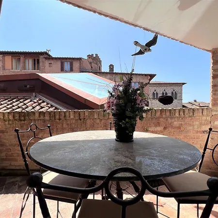 Il Terrazzo Di Tolomei Апартаменти Сієна